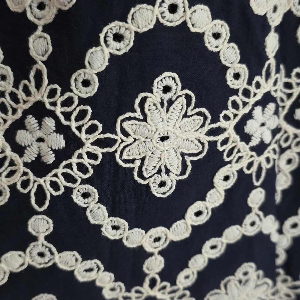 Robe Adèle Fond Marine Broderie Ecru - Picture 10 of 11
